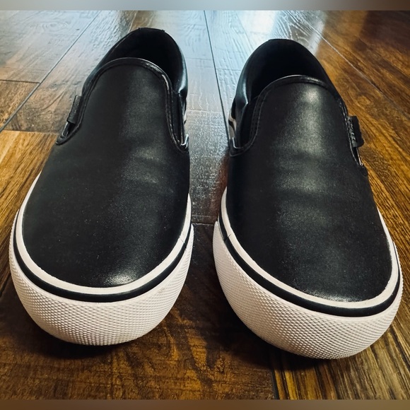 Lugz Women’s Clipper Slip-On Sneaker - Picture 3 of 6